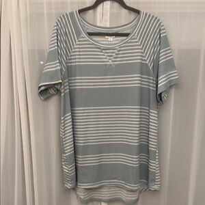 LuLaRoe Hailey Top Size XL - green and white stripped